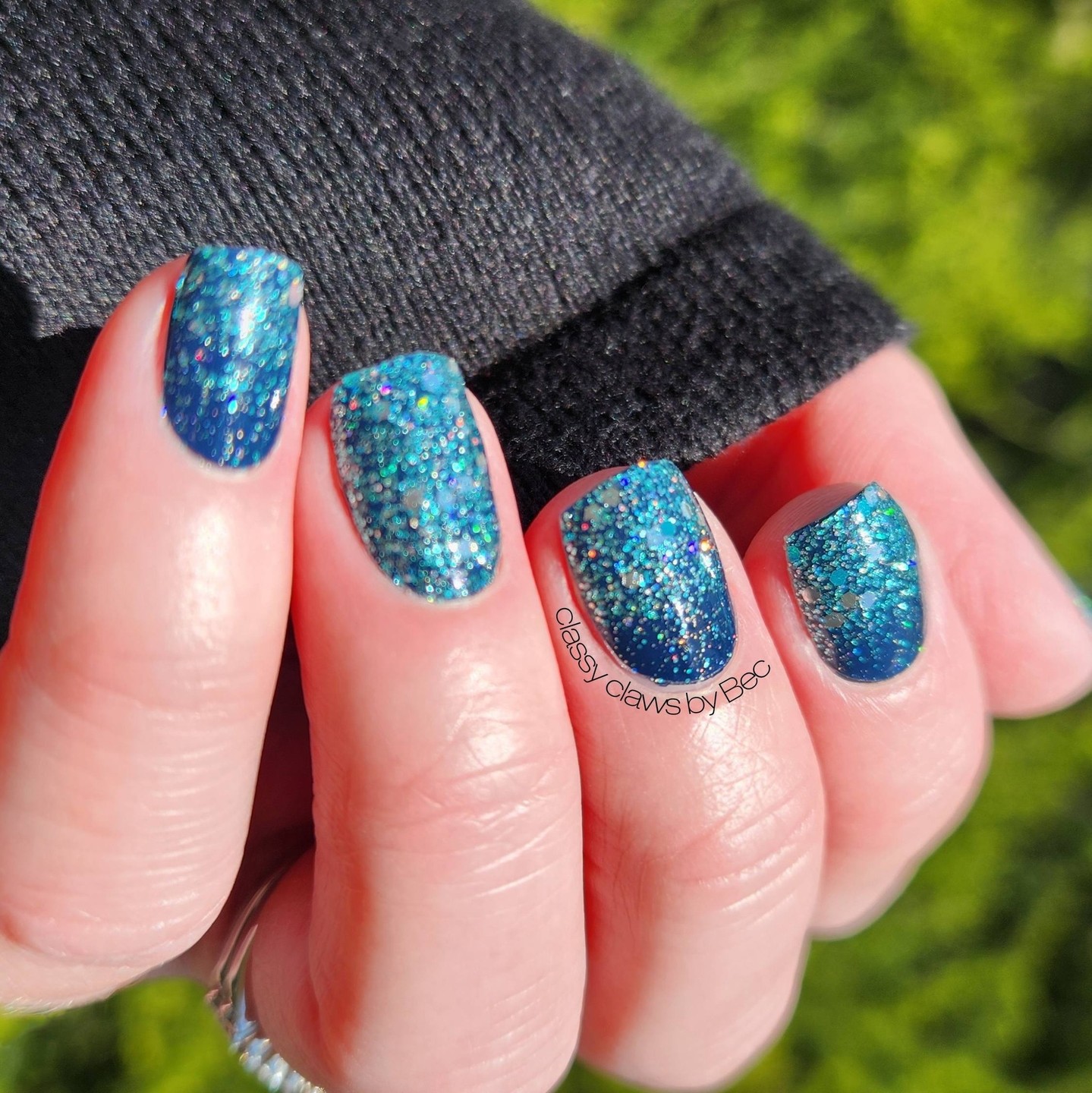 🌟 Noon Nailfie 🌟

💅 Sets Used: Inky Blue, Sea Breeze

🌟 Rating:
❤ It's OK, but not for me
❤❤ I might like it better in person
❤❤❤ So cute! Show me more
❤❤❤❤ OMG! I need it now!
❤❤❤❤❤ How fast can it get here!

Don't forget to share your thoughts in the comments below! 💬
#NoonNailfie #ManicureOfTheDay #NailPolishLove #InkyBlue #SeaBreeze #Core2026